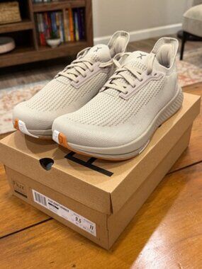 Flux Footwear Adapt Runner - Men's Size 9.5 (Sand)